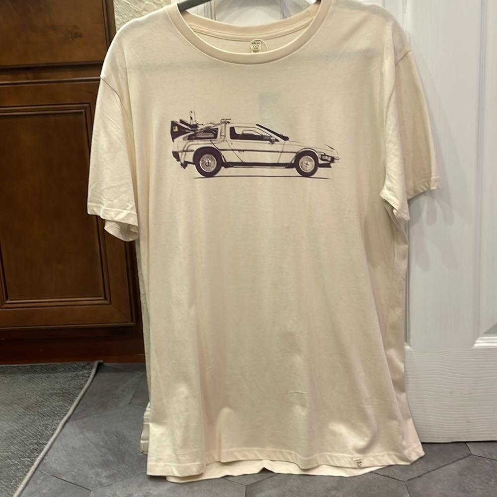 Back to the future men's delorean tee t-shirt.  NWT new with tags xl